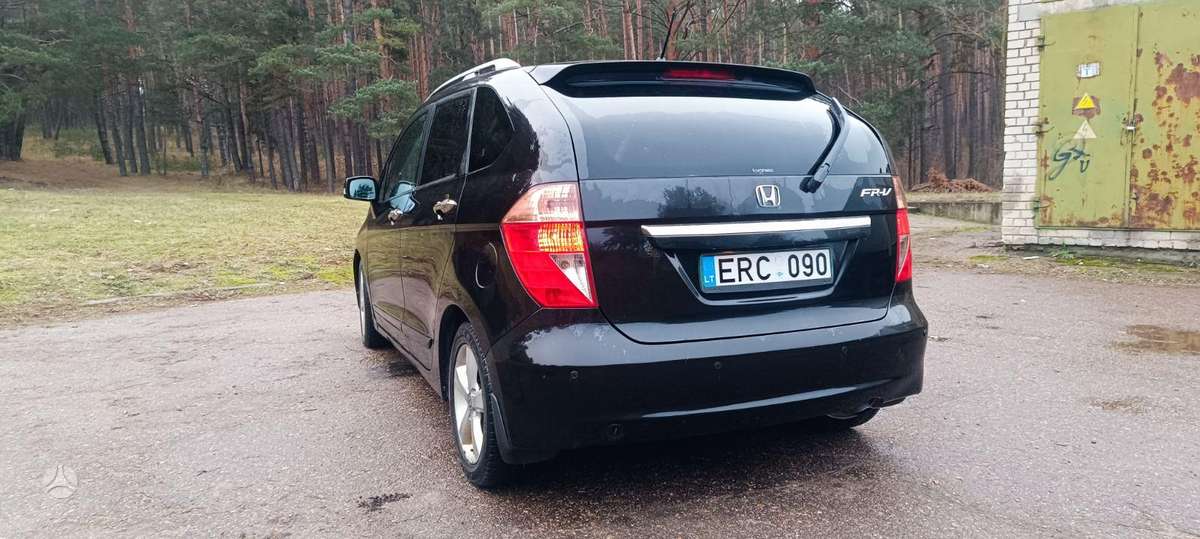 Honda FR-V - 11