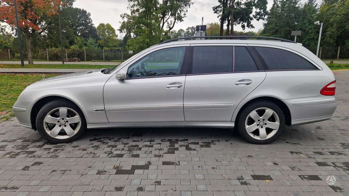 Mercedes-Benz E500 - 2