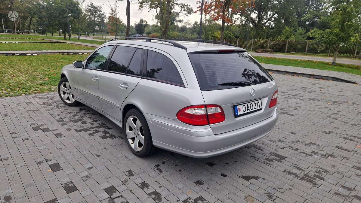 Mercedes-Benz E500 - 3