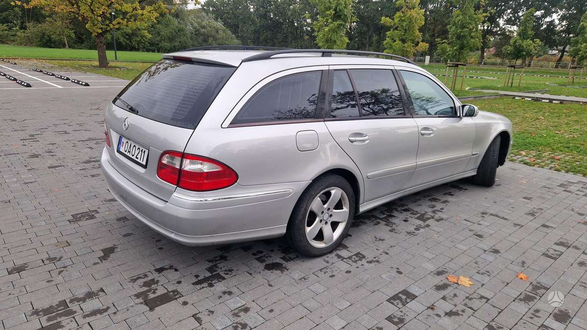 Mercedes-Benz E500 - 5