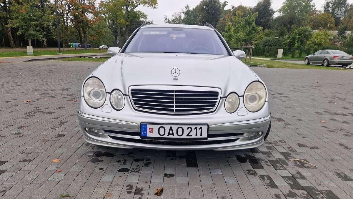 Mercedes-Benz E500 - 8