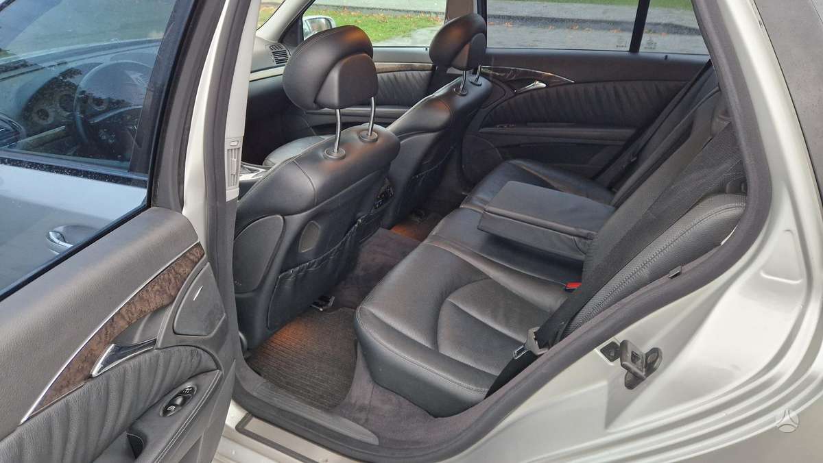 Mercedes-Benz E500 - 10