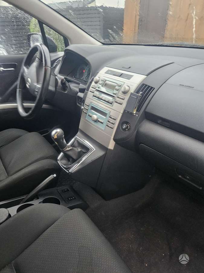 Toyota Corolla Verso - 5