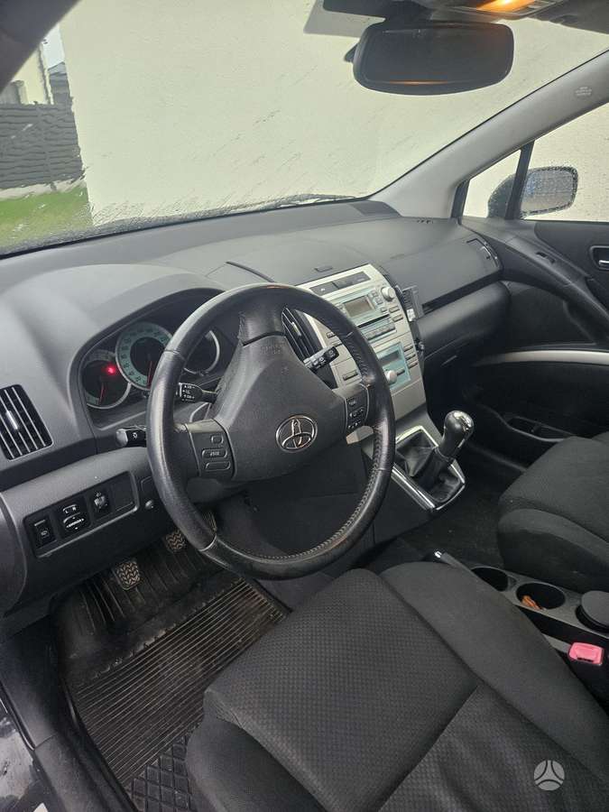 Toyota Corolla Verso - 7