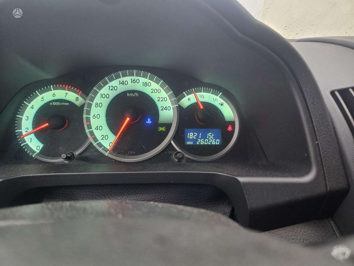 Toyota Corolla Verso - 8