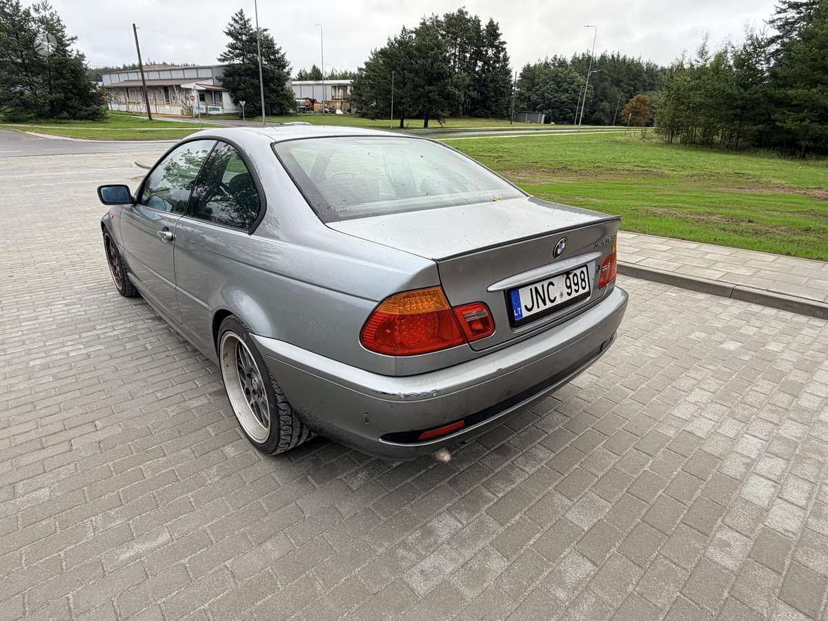 BMW 320 - 4