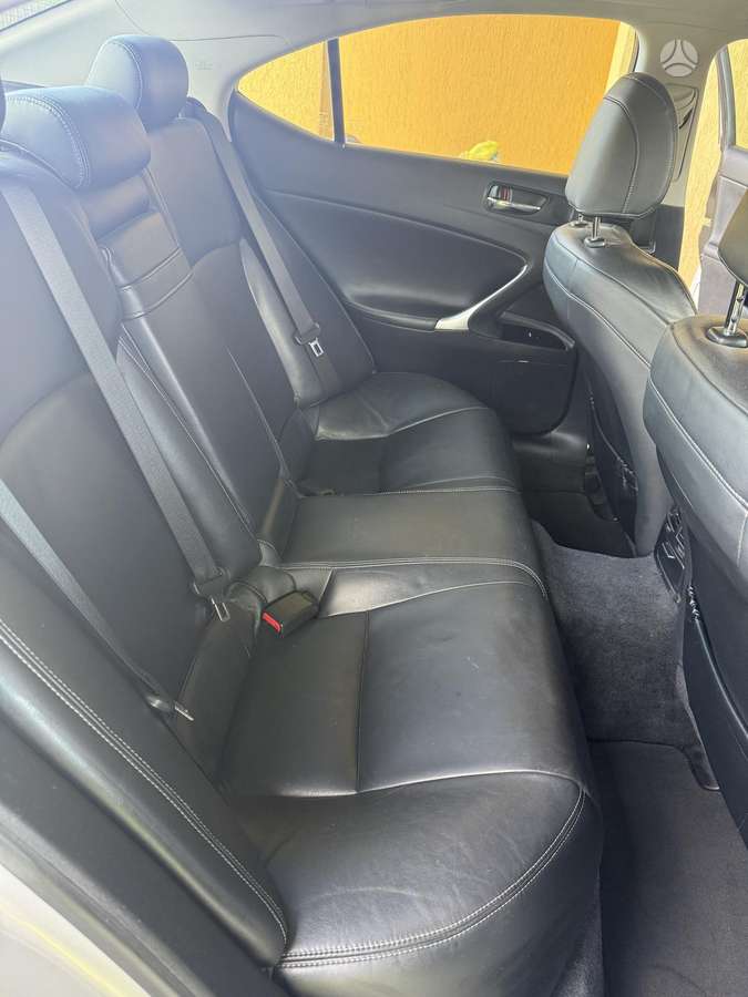 Lexus IS 200 - 9