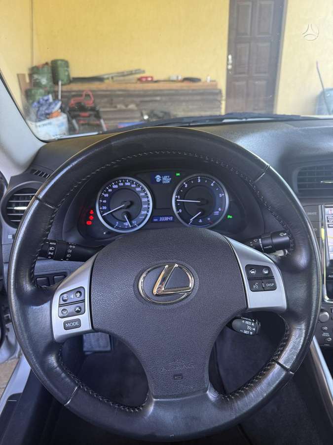 Lexus IS 200, 2.2 l., Седан