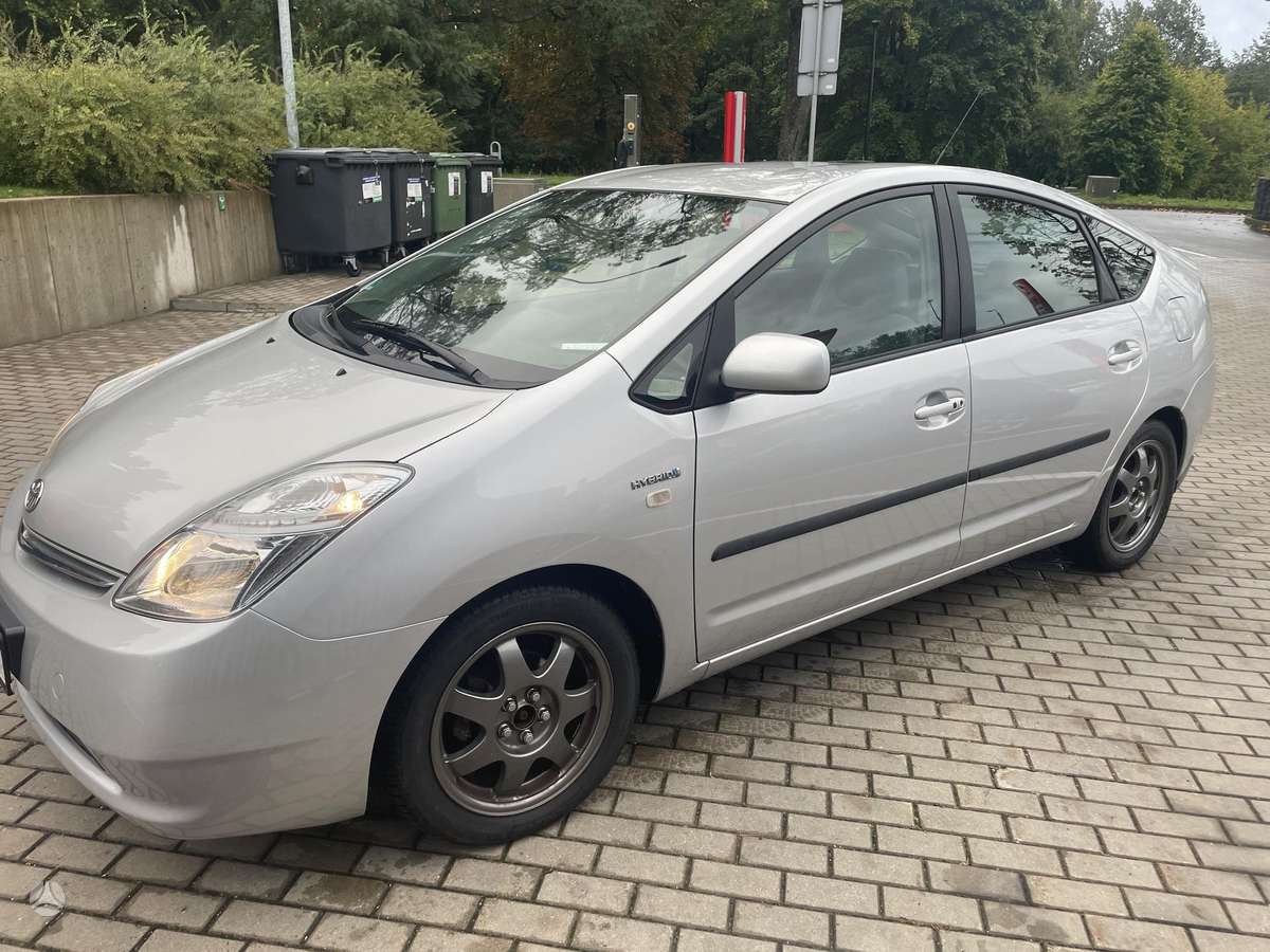 Toyota Prius - 1