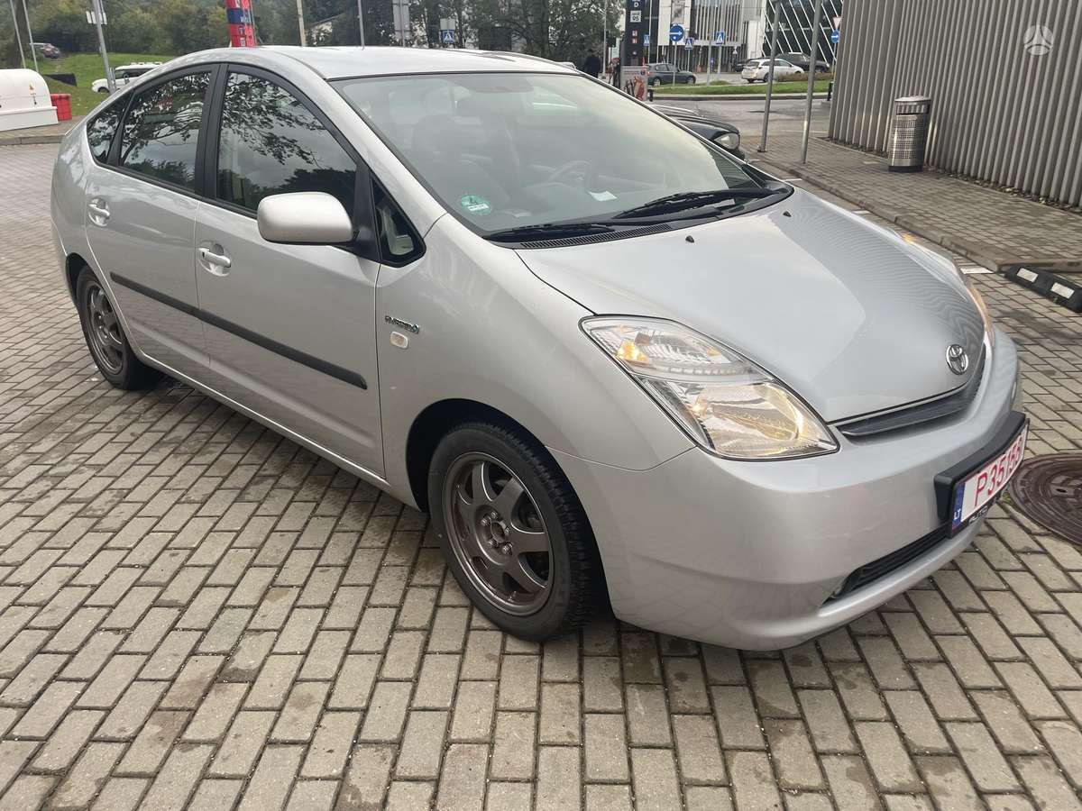Toyota Prius - 2