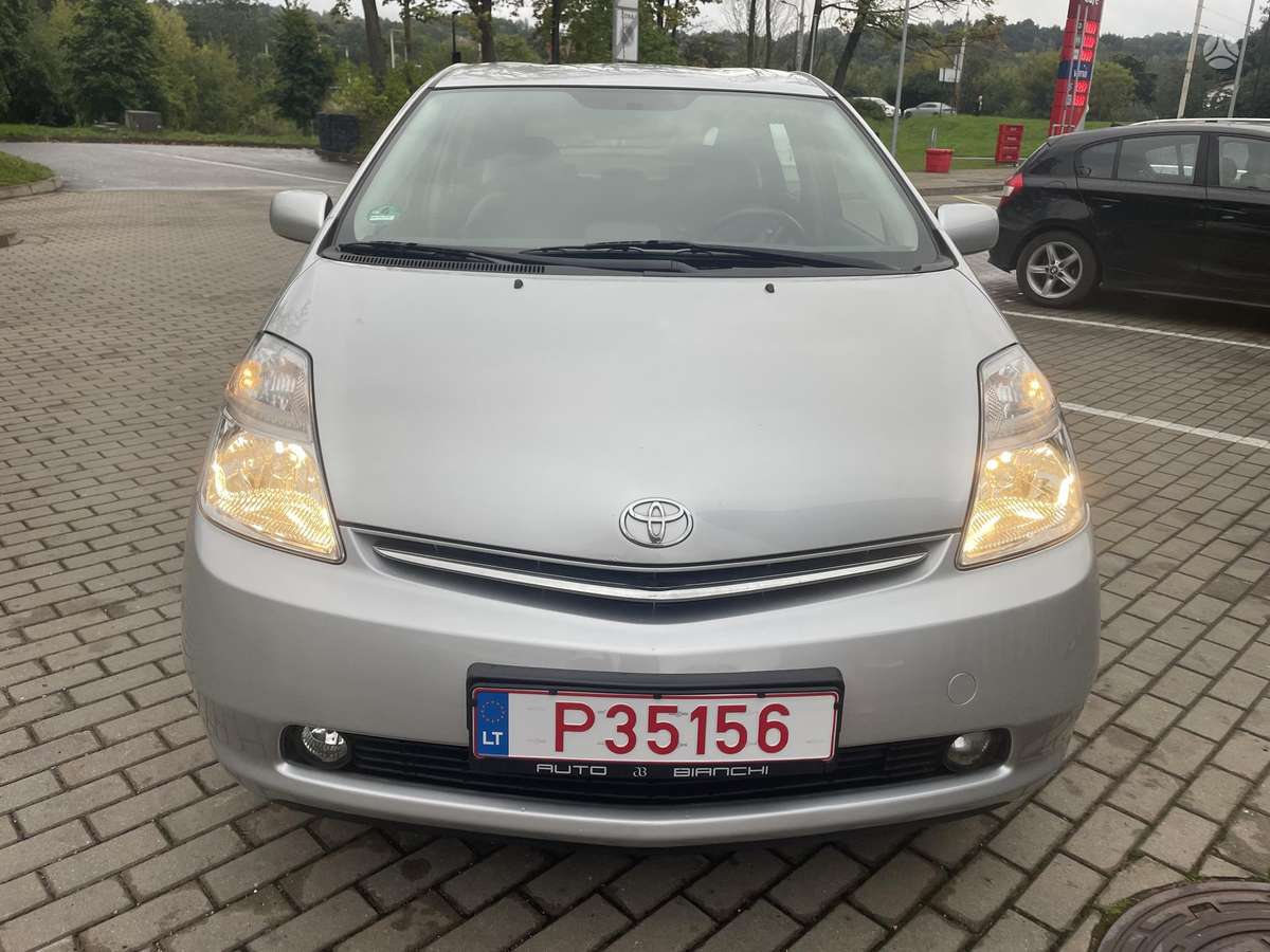 Toyota Prius - 3