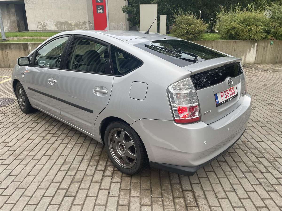 Toyota Prius - 5