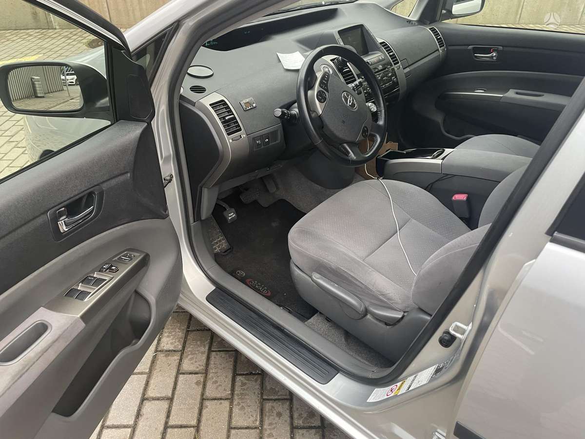 Toyota Prius - 8