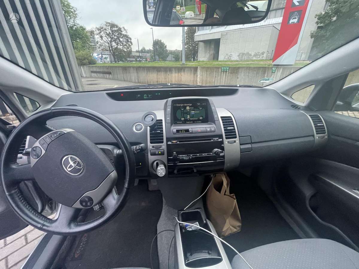 Toyota Prius - 11