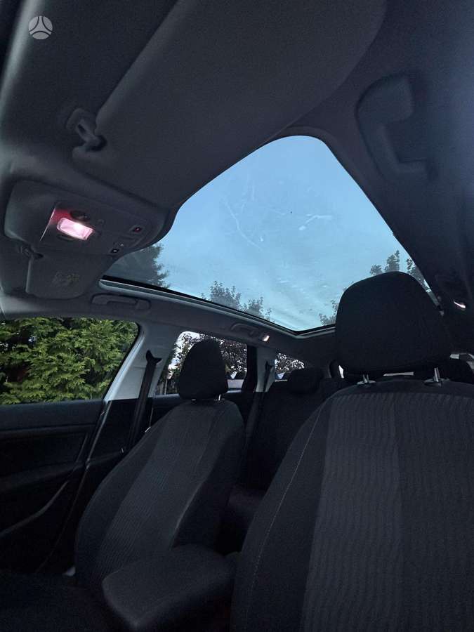 Peugeot 308 - 8