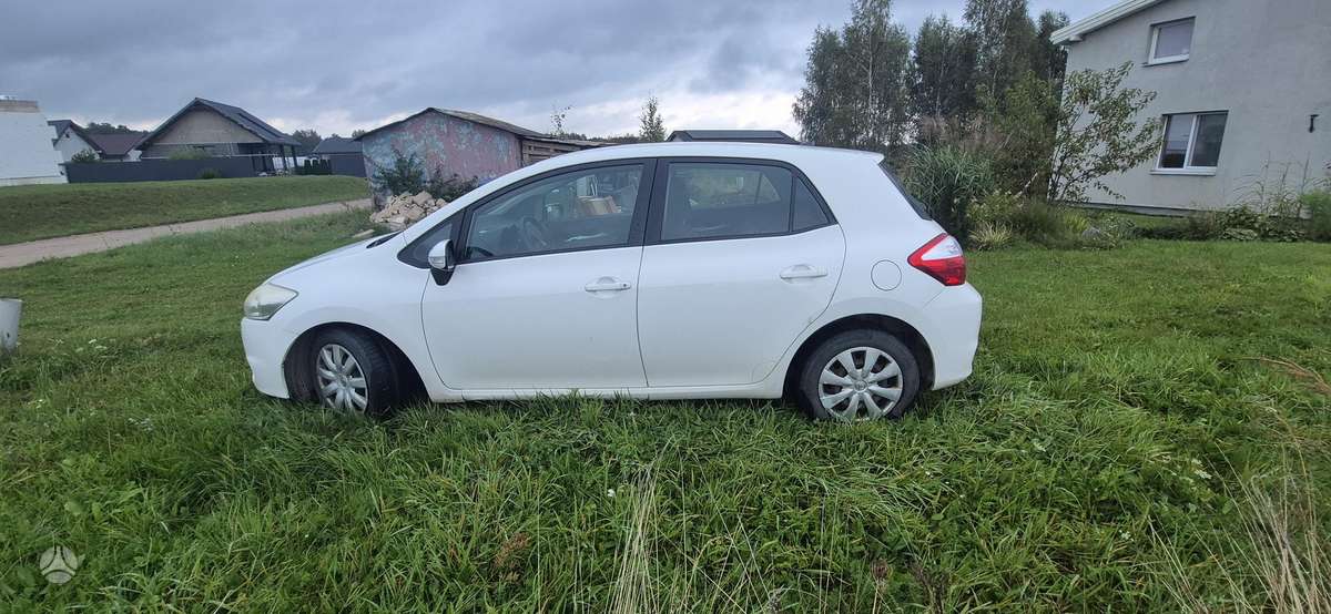 Toyota Auris - 4