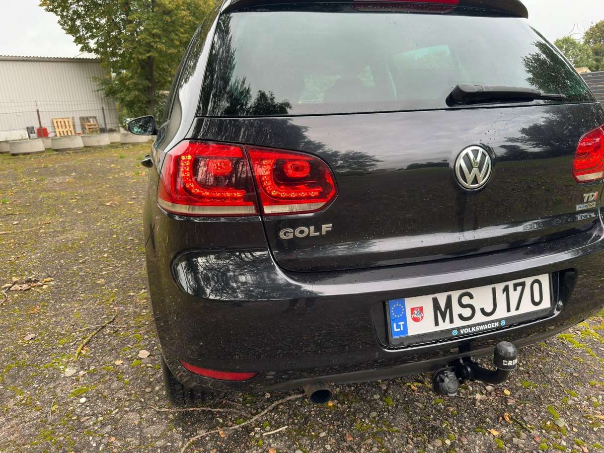 Volkswagen Golf - 8