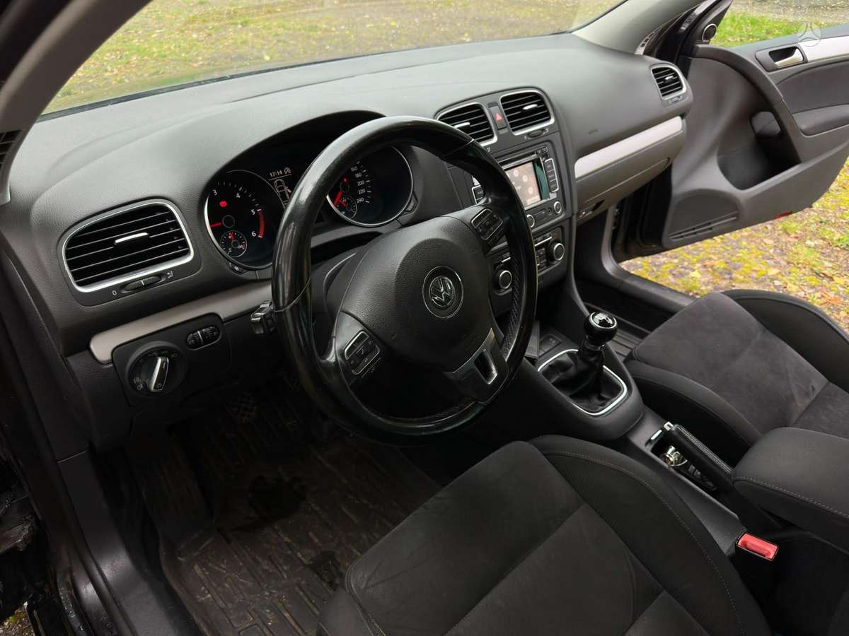 Volkswagen Golf - 11