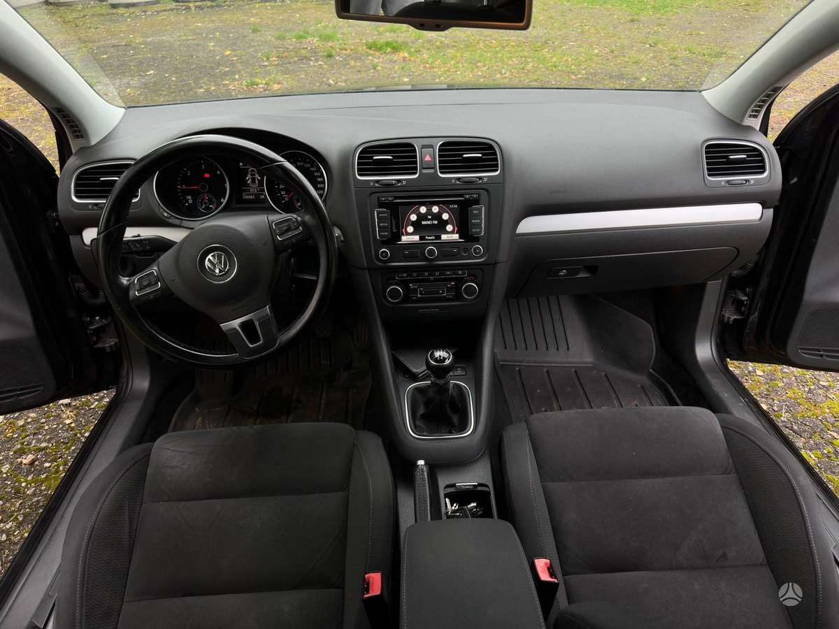 Volkswagen Golf - 12