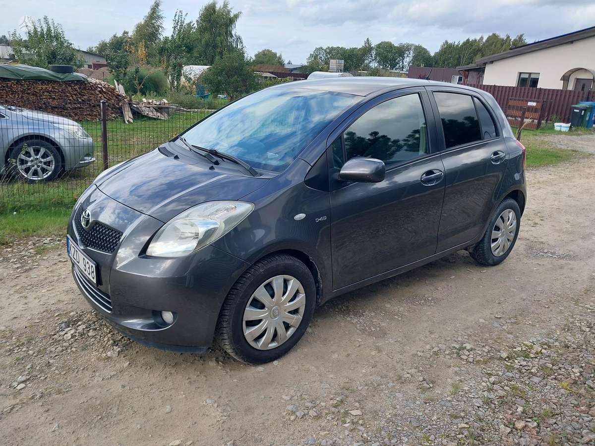 Toyota Yaris - 1