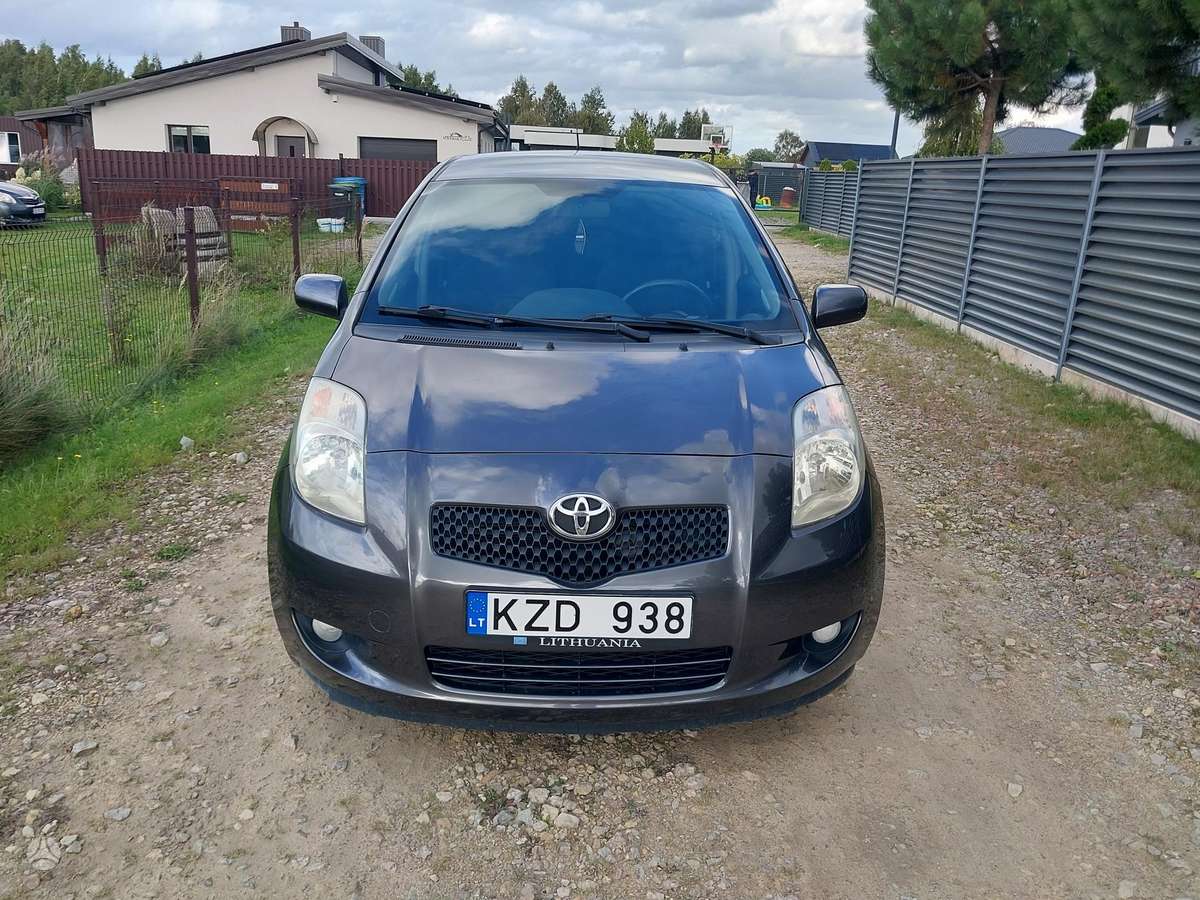 Toyota Yaris - 2