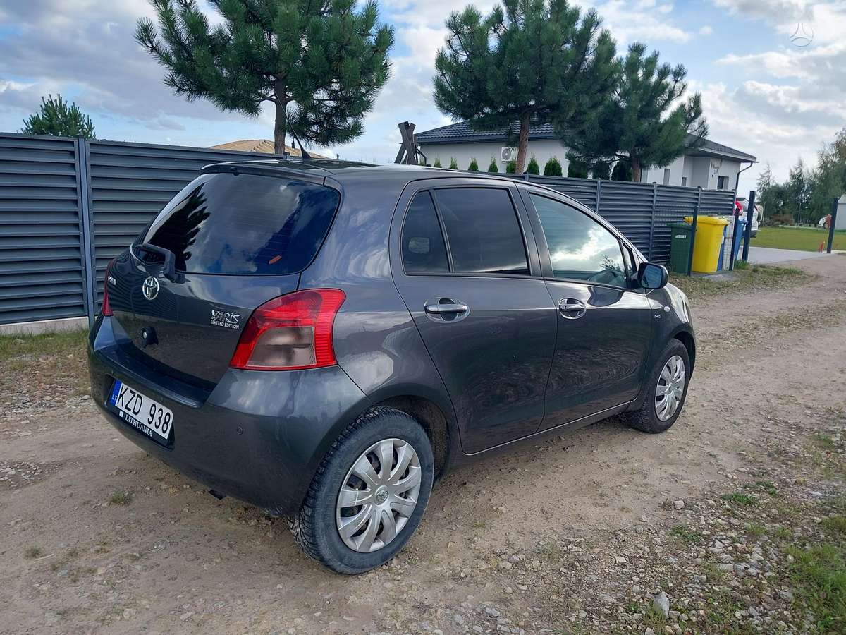 Toyota Yaris - 4