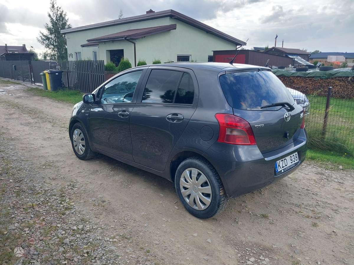 Toyota Yaris - 7