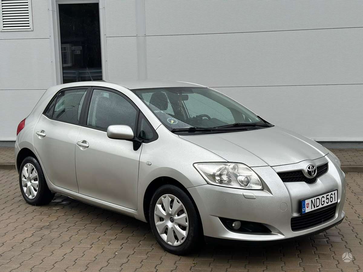 Toyota Auris - 1