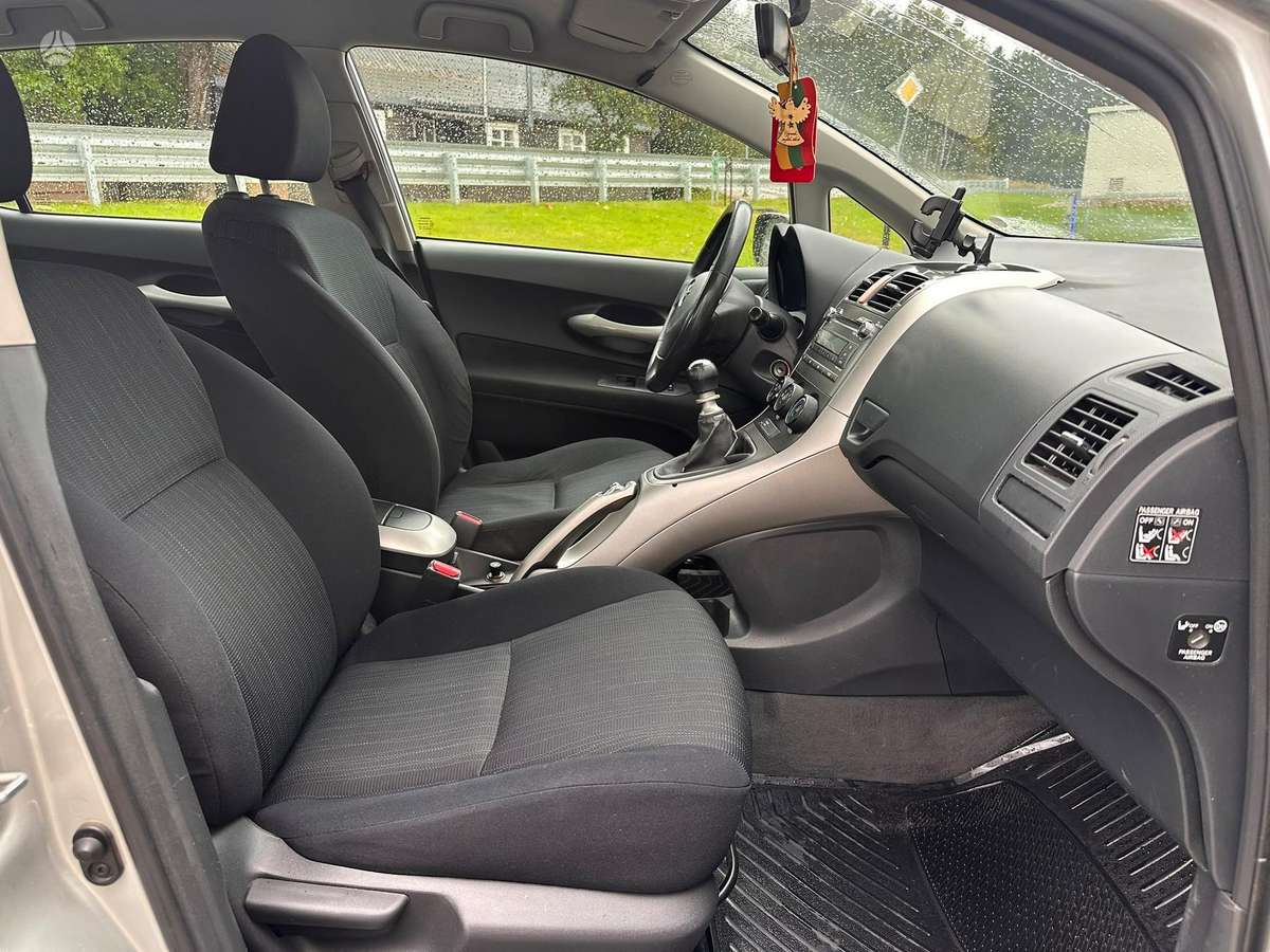 Toyota Auris - 12