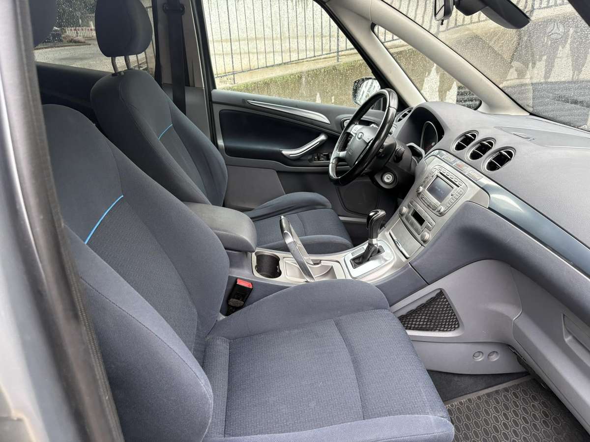 Ford S-MAX - 12