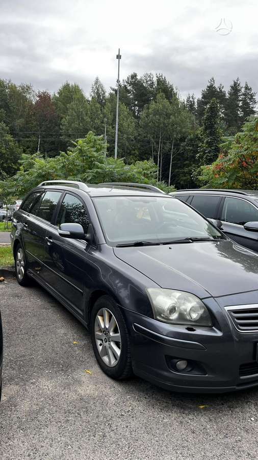 Toyota Avensis - 2