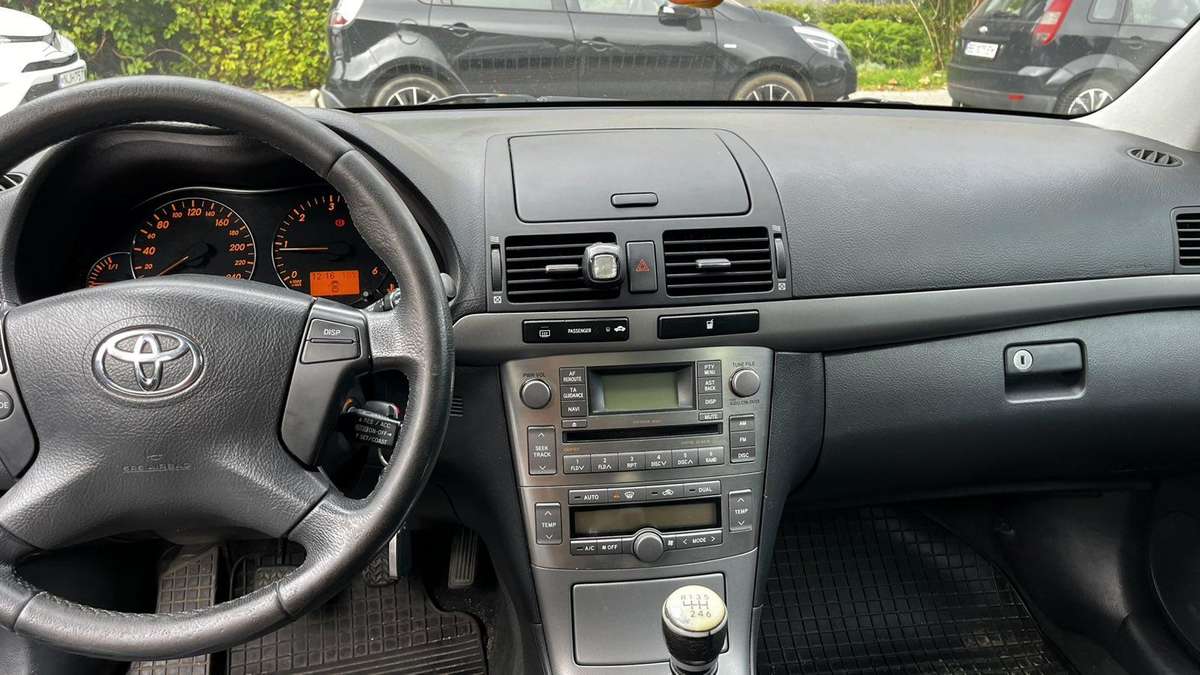 Toyota Avensis - 4
