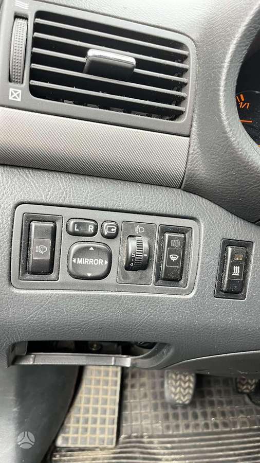 Toyota Avensis - 5