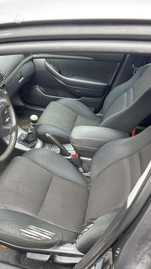 Toyota Avensis - 6