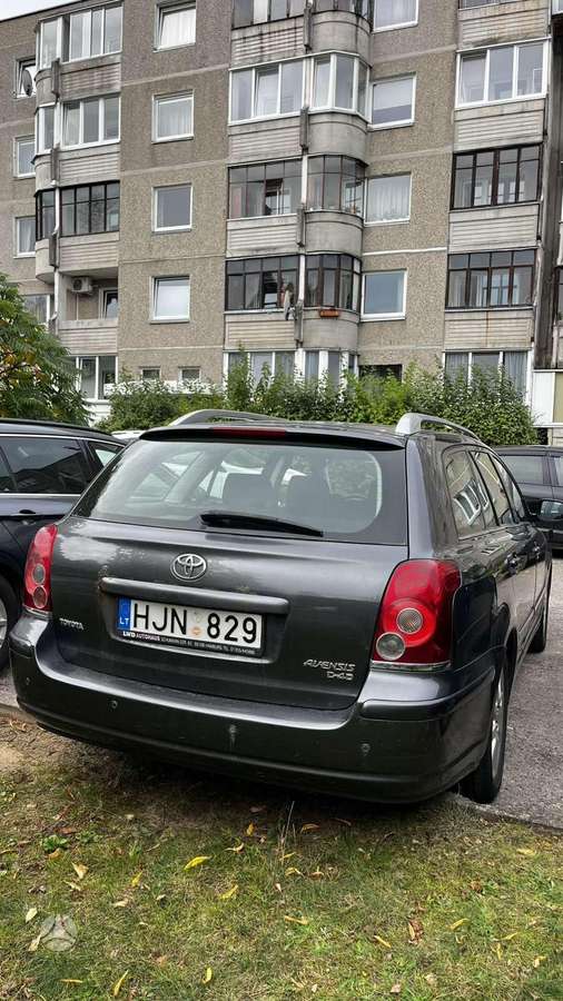 Toyota Avensis - 9