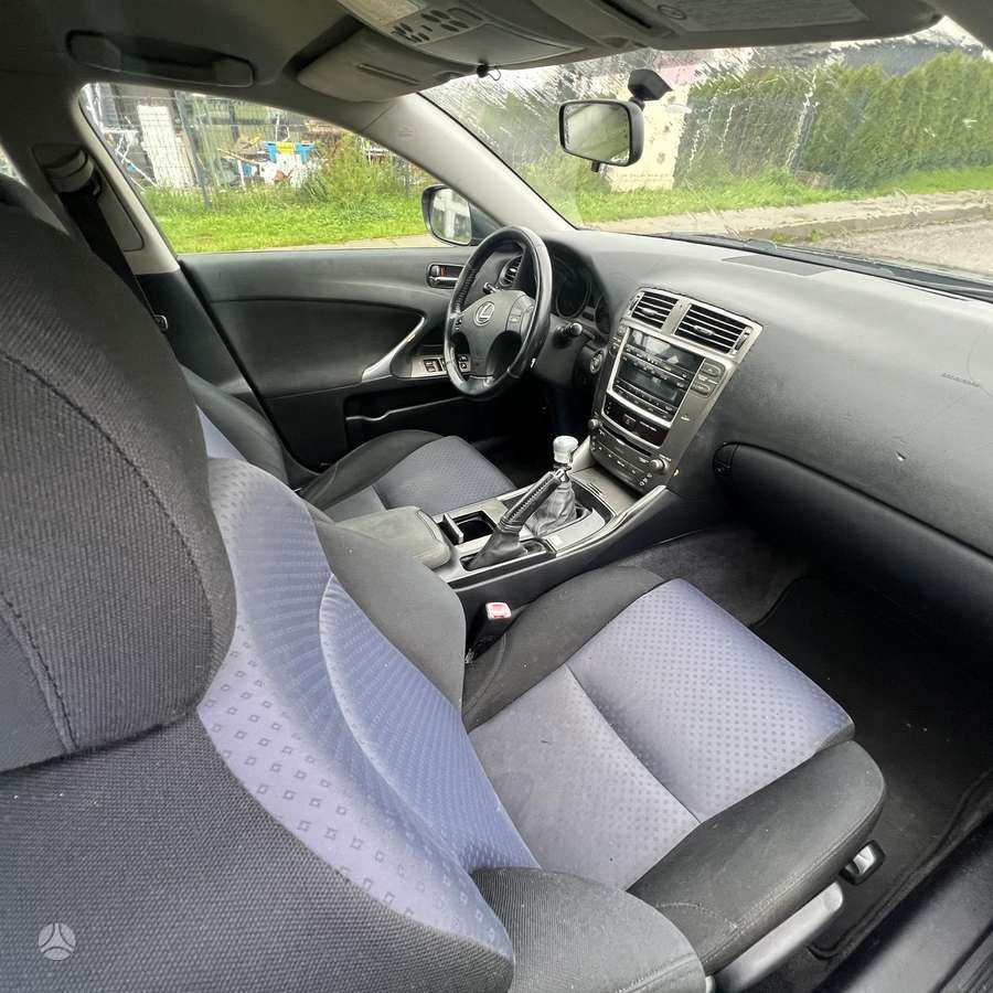 Lexus IS 220 - 8