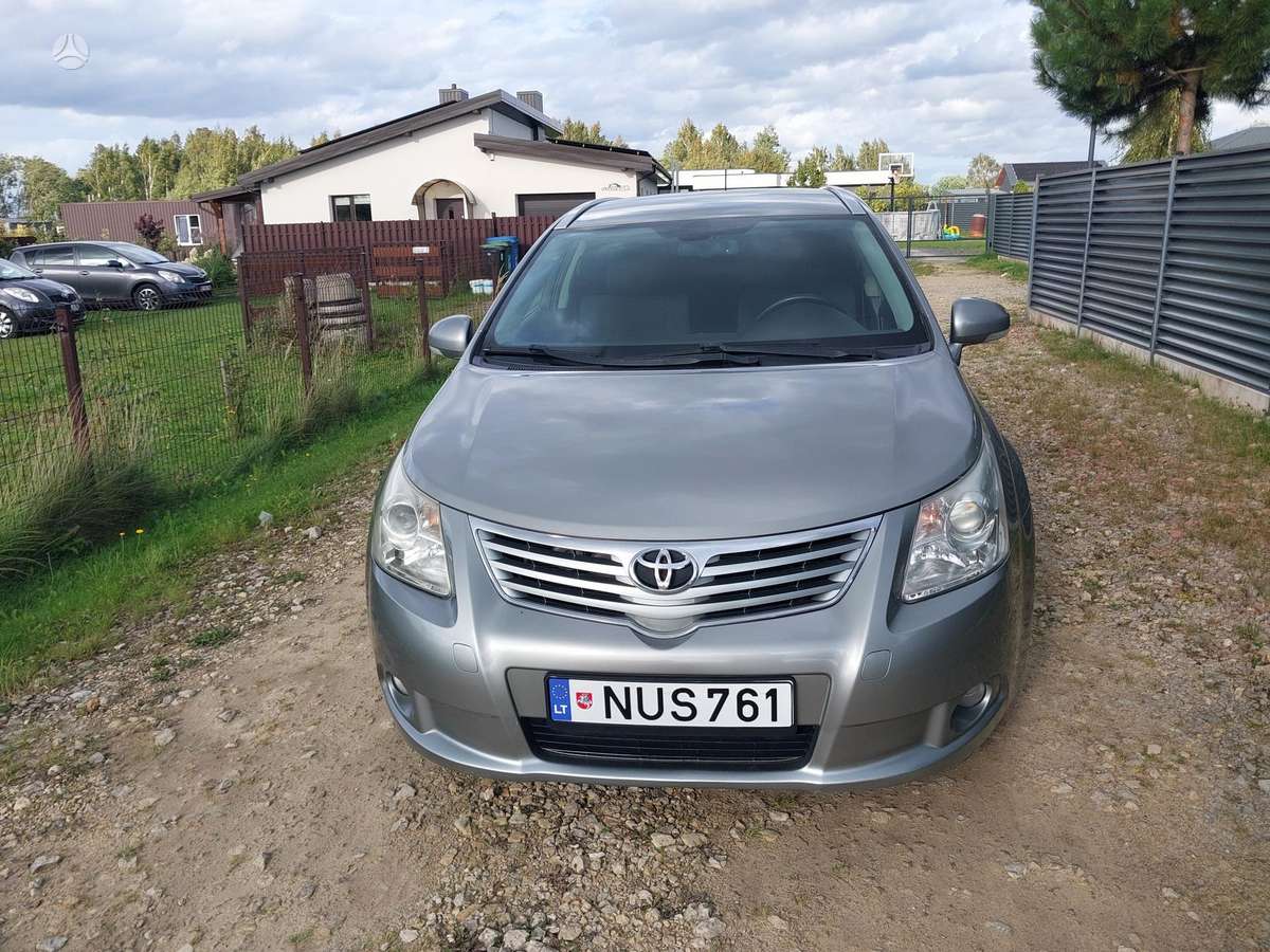 Toyota Avensis - 2