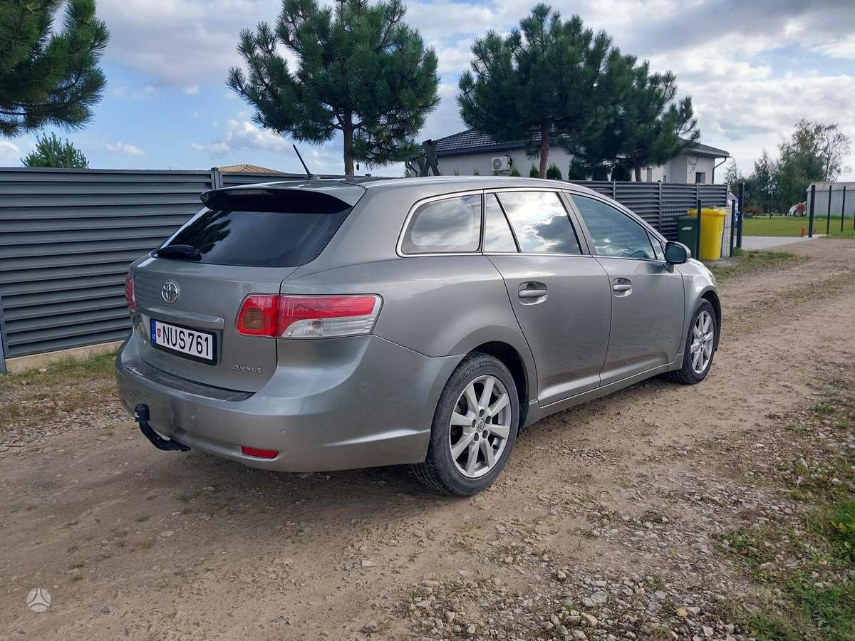 Toyota Avensis - 4