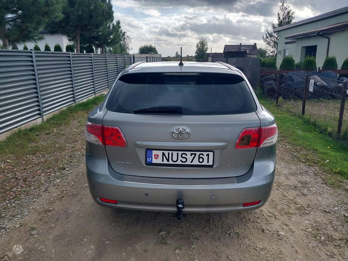 Toyota Avensis - 5