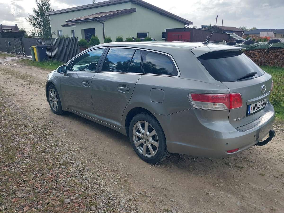 Toyota Avensis - 6