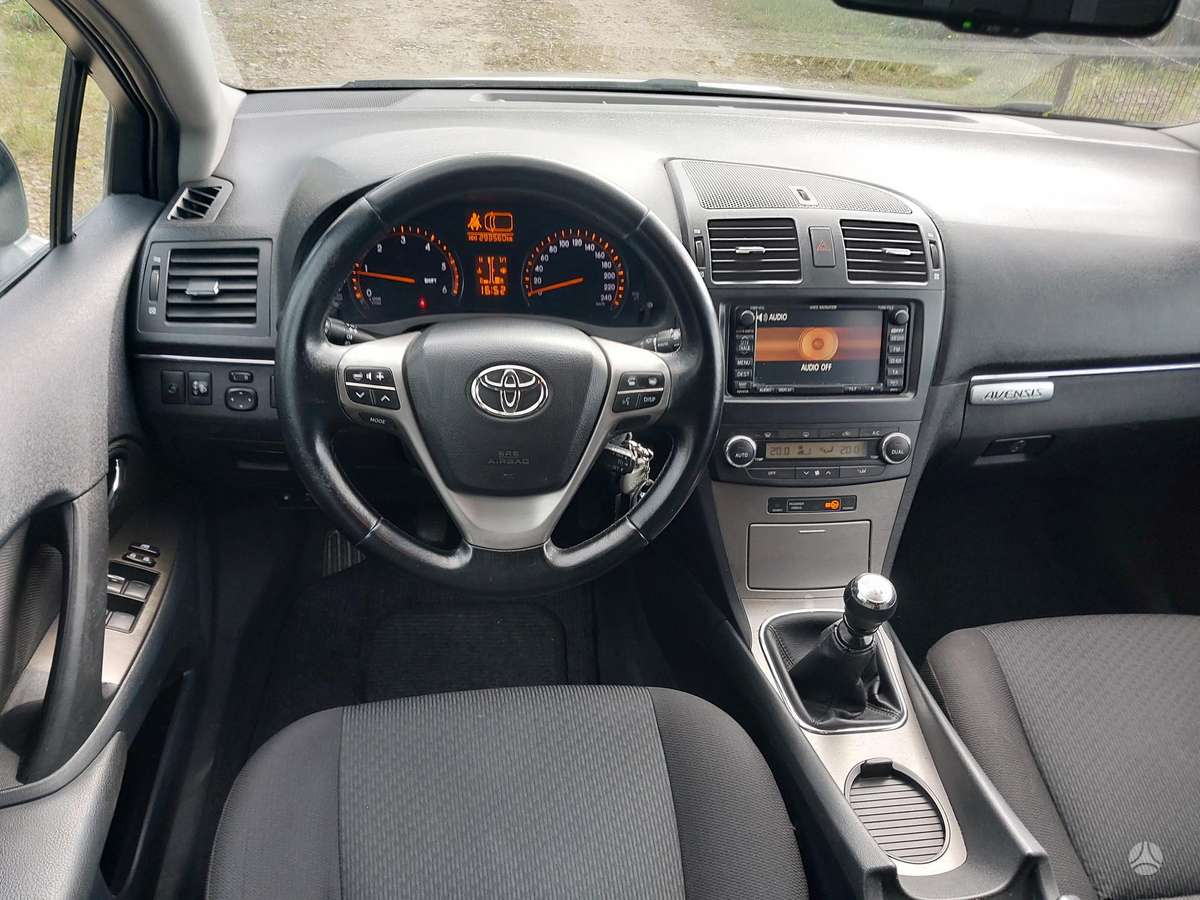 Toyota Avensis - 10
