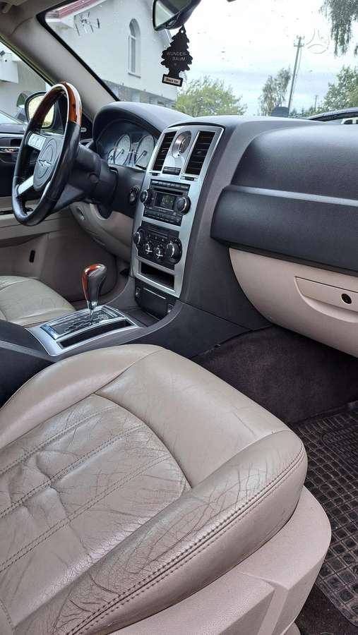 Chrysler 300C - 7
