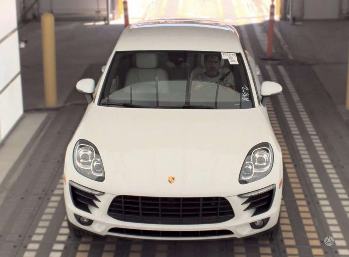 Porsche Macan - 2