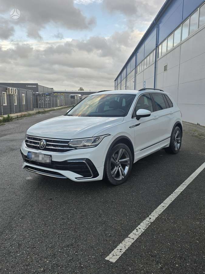 Volkswagen Tiguan - 1