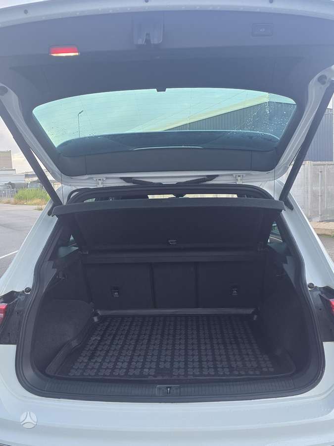 Volkswagen Tiguan - 7