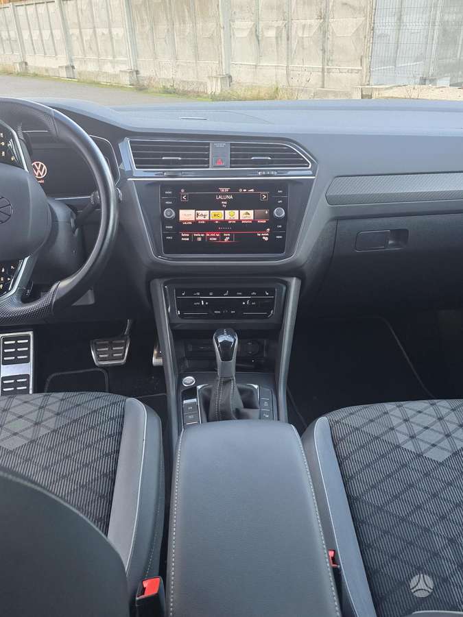 Volkswagen Tiguan - 9
