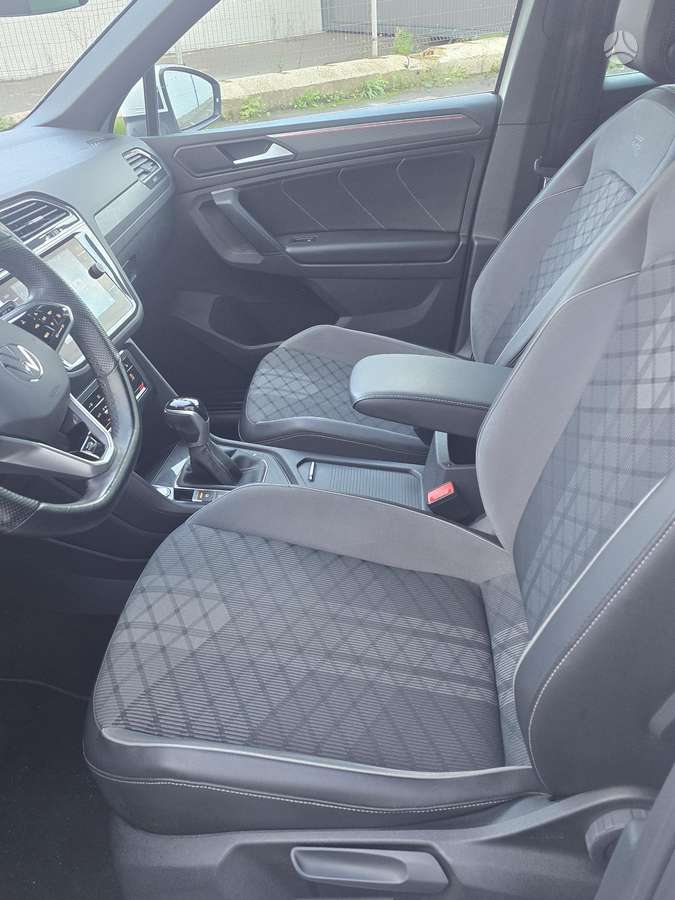 Volkswagen Tiguan - 11