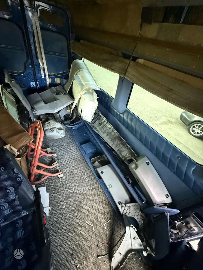 Mercedes-Benz Sprinter - 10