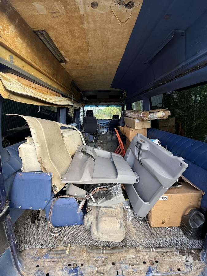 Mercedes-Benz Sprinter - 11