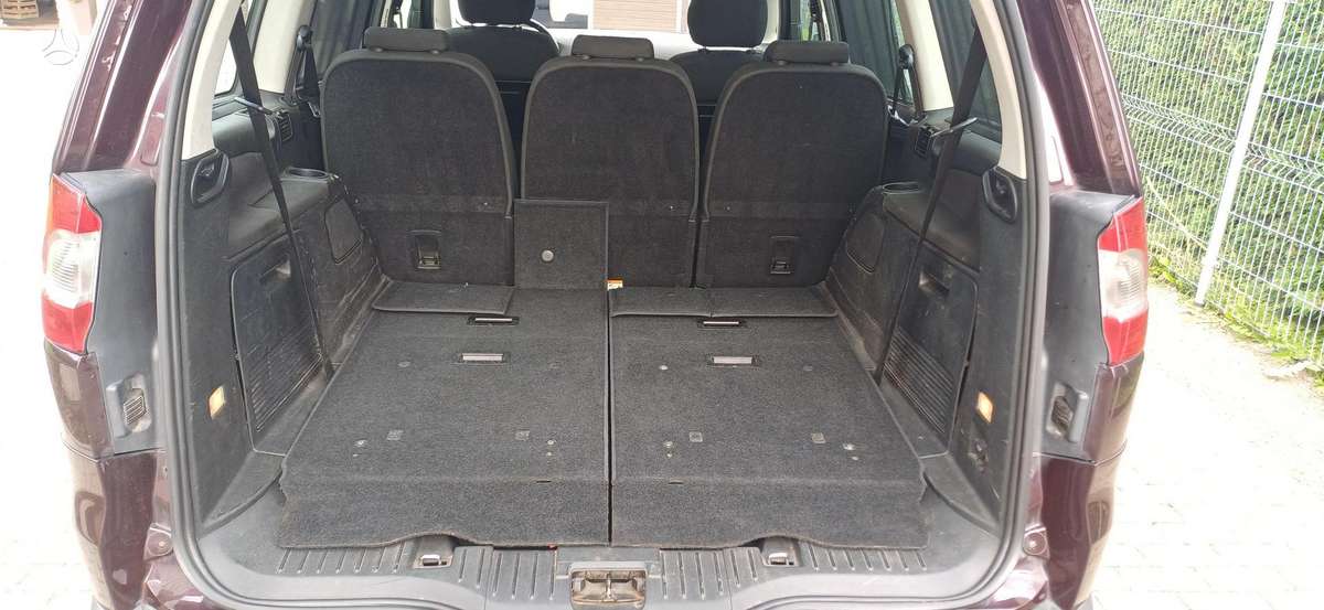 Ford Galaxy - 10
